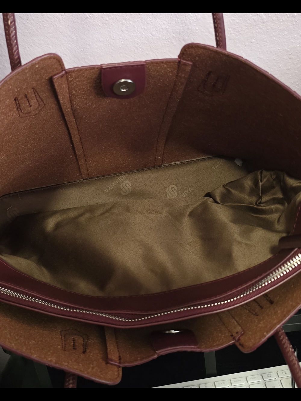 Woven Leather Tote Bag - Burgundy - Picture 4 of 6